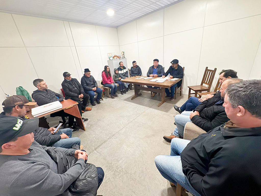 COOPERAGROSUL PARTICIPA DE REUNIÃO DO PROJETO DA TERRA À MESA EM SÃO JOÃO DO SUL