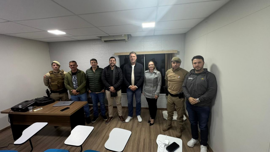 CDL Imbituba promove encontro sobre segurança pública e anuncia novo sistema de monitoramento inteligente