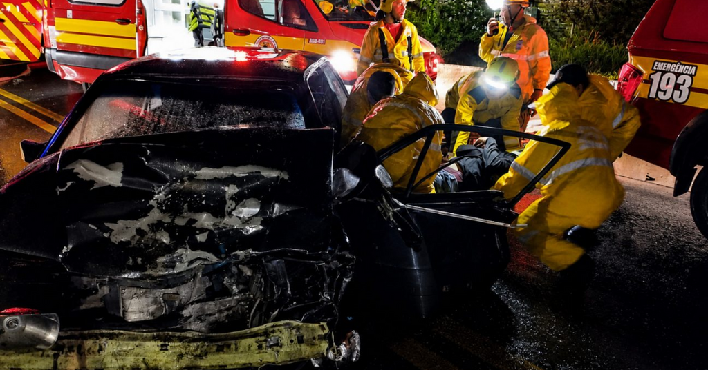 Acidente na BR-470 deixa motorista preso às ferragens no túnel Canoas em Rio do Sul