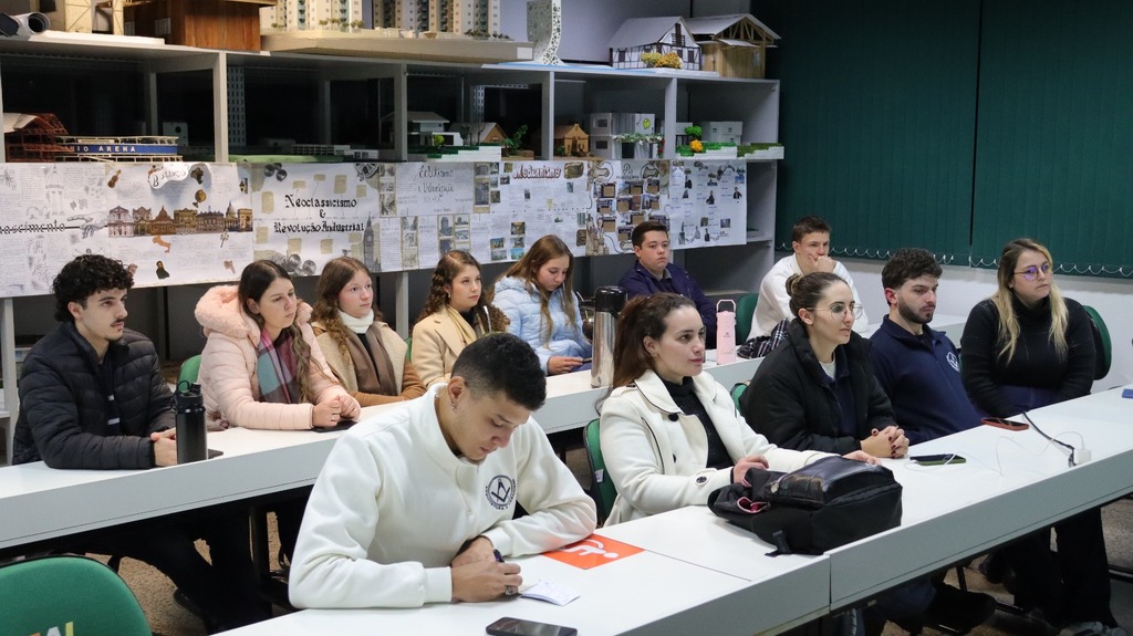Palestra sobre o mercado de trabalho é promovida pelo curso de Arquitetura e Urbanismo da UCEFF Itapiranga