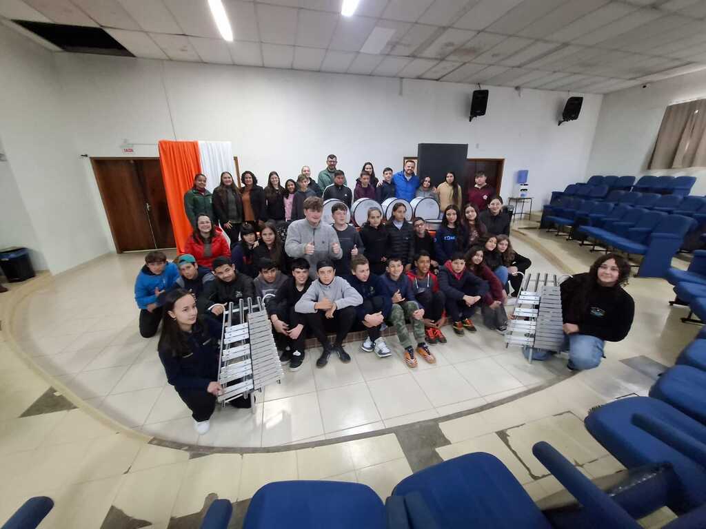 Prefeitura de Bocaina do Sul entrega novos instrumentos para a Fanfarra Municipal