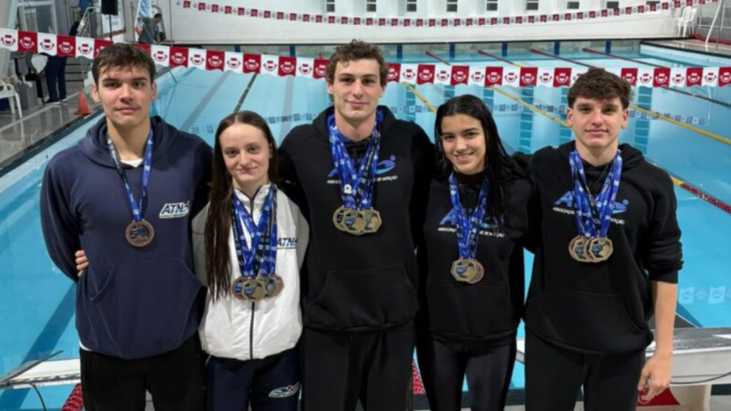 Nadadores de Tubarão conquistam 11 medalhas no Campeonato Sul-Brasileiro Júnior/Sênior