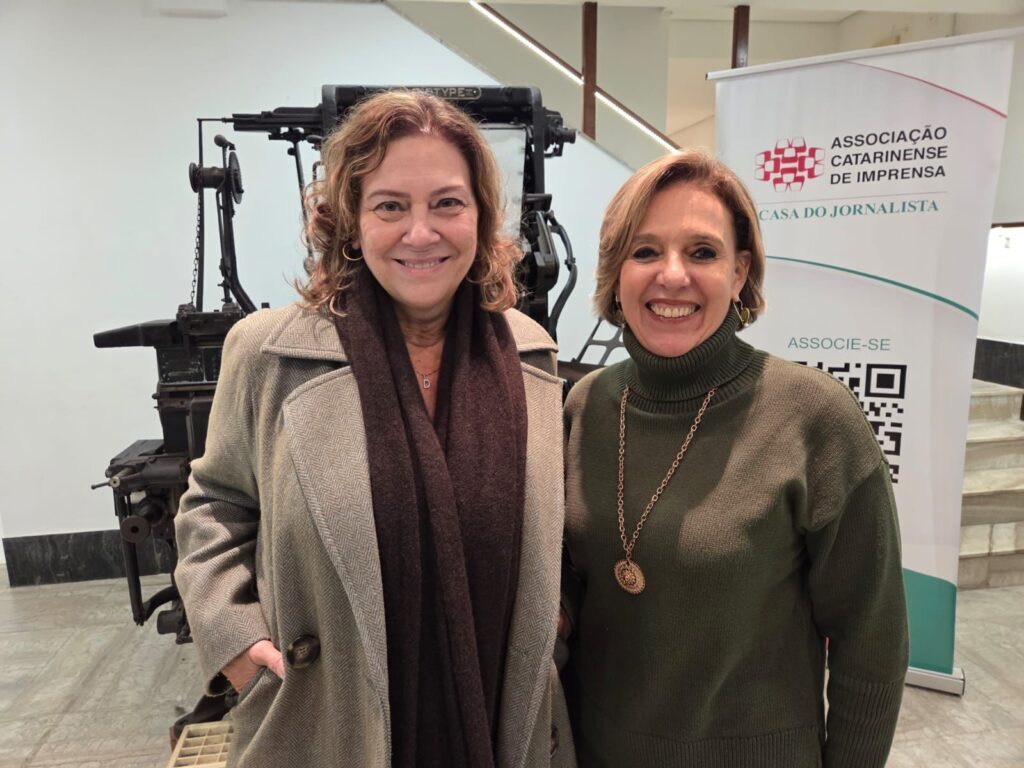 Lúcia Helena Vieira é eleita presidente da Associação Catarinense de Imprensa