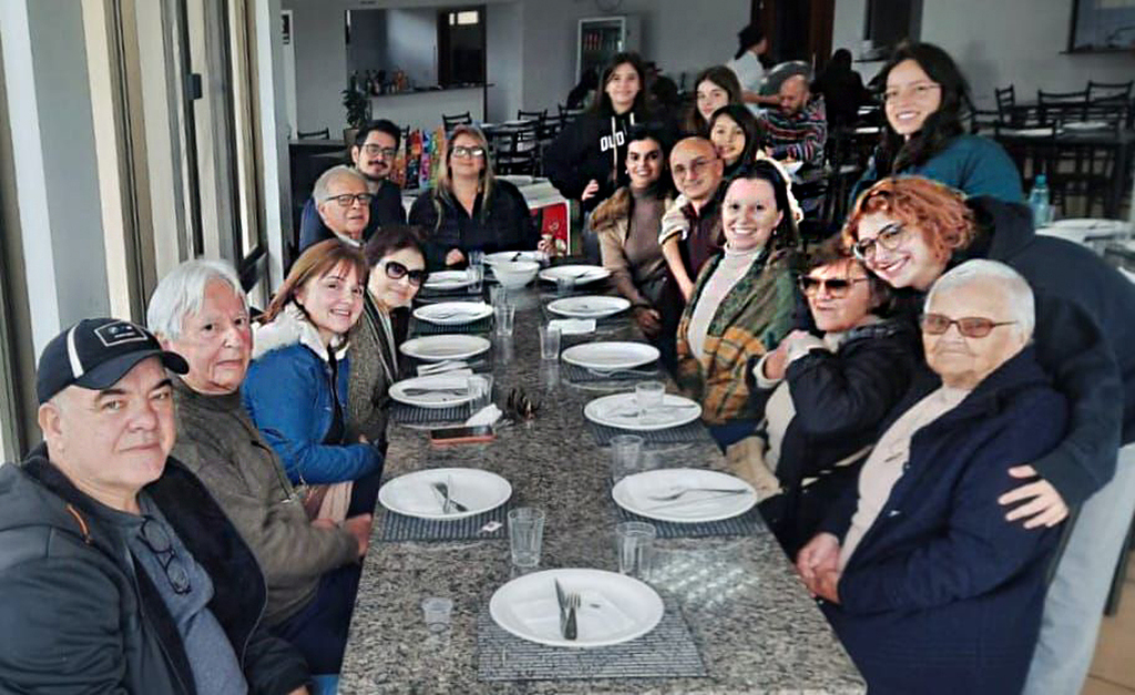 ELVIRA PELLIZZARO CELEBRA 97 ANOS DE UMA HISTÓRIA DE TRABALHO, FAMÍLIA E DEDICAÇÃO
