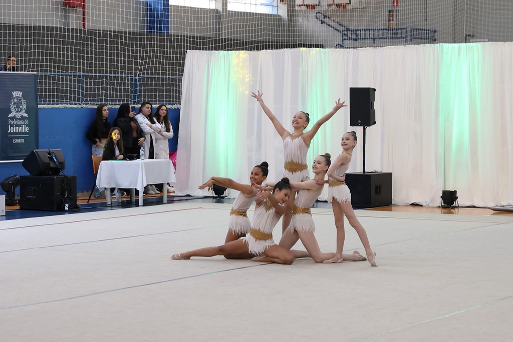 Joinville recebe Campeonato Estadual de Ginástica Rítmica com 220 atletas de Santa Catarina