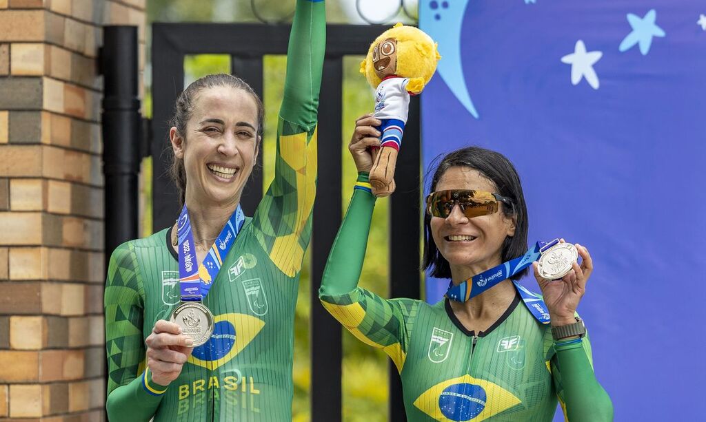 ALESSANDRA CABRAL - 
