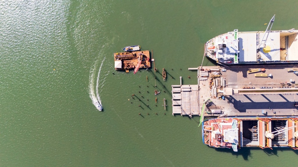 Ampliação do píer do TESC avança com conclusão do cravamento de estacas offshore