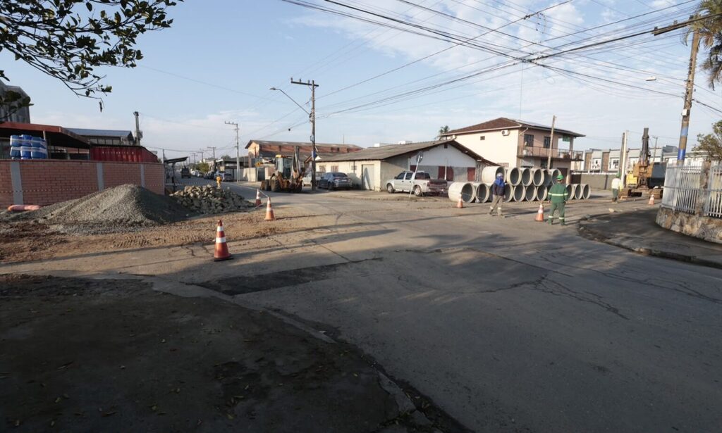 Obras da Ponte Joinville interditam cruzamento entre as ruas Índia e Desembargador Tavares Sobrinho