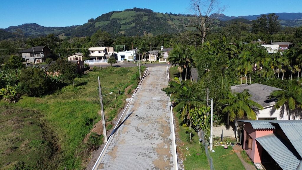PAVIMENTAÇÃO DA RUA ALBERTO ALÍPIO TEIXEIRA É INAUGURADA E GARANTE MAIS MOBILIDADE EM PRAIA GRANDE