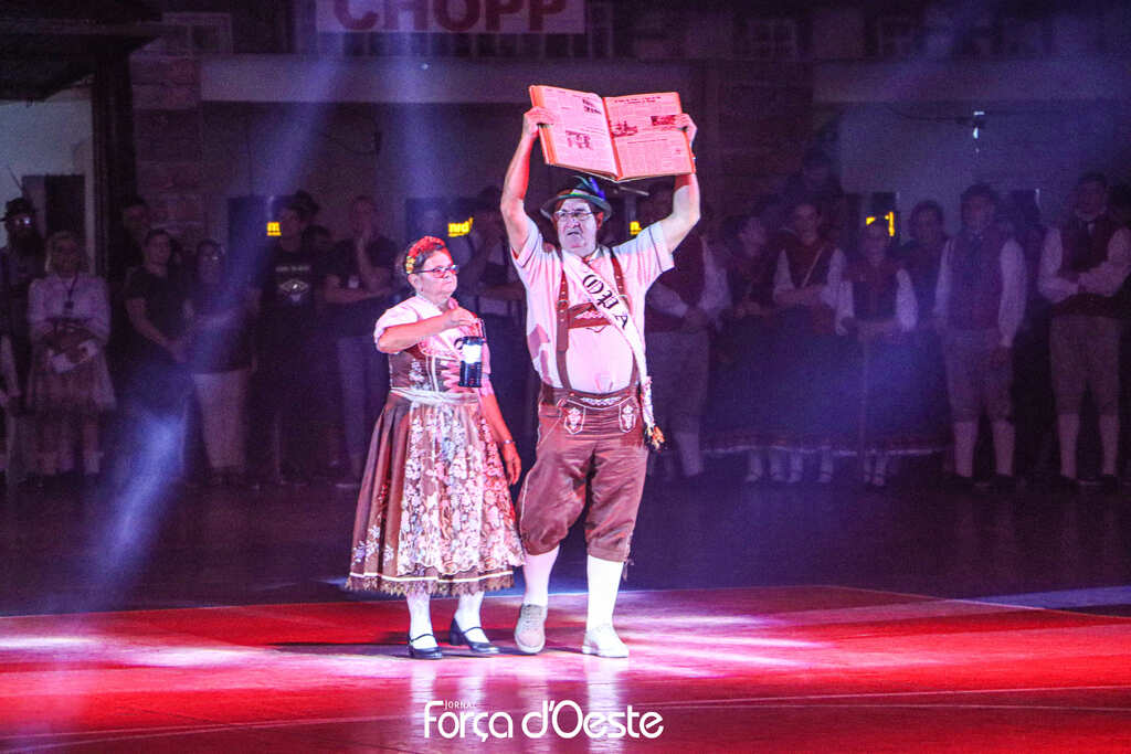 Sete casais disputam o título de Opa e Oma da 47ª Oktoberfest de Itapiranga