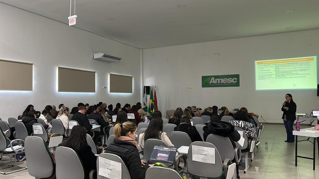 MUNICÍPIOS DA AMESC ELABORAM NOVOS PLANOS DECENAIS DE EDUCAÇÃO