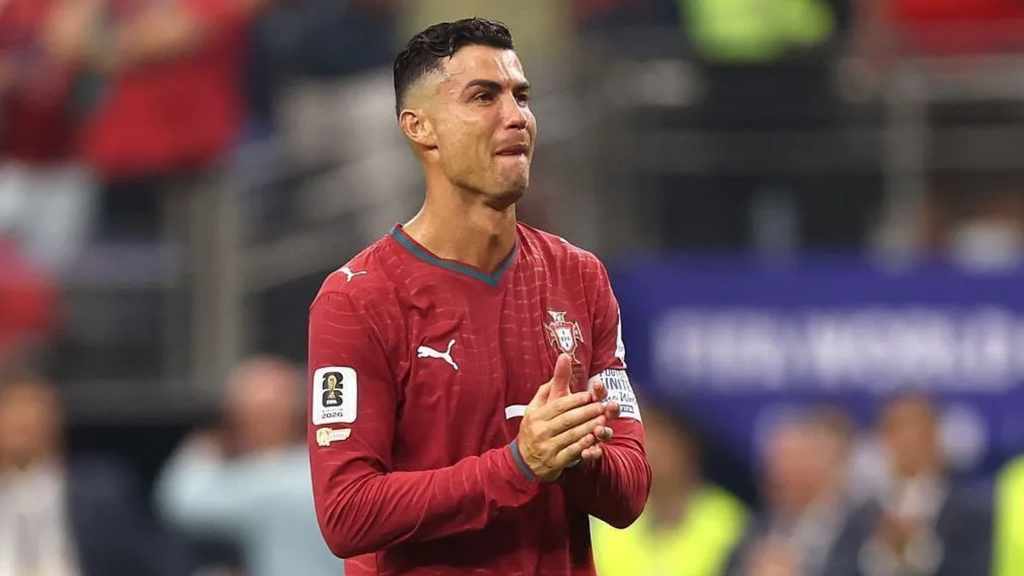 Cristiano Ronaldo dá adeus às Copas do Mundo e fica atrás de Pelé em marca histórica