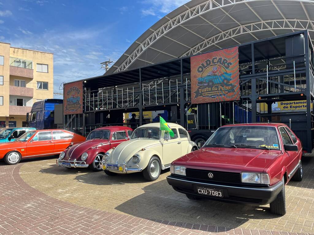 1º OLD CARS FESTA DO PEIXE SUPERA EXPECTATIVAS E REÚNE APAIXONADOS POR CARROS ANTIGOS EM BALNEÁRIO ARROIO DO SILVA