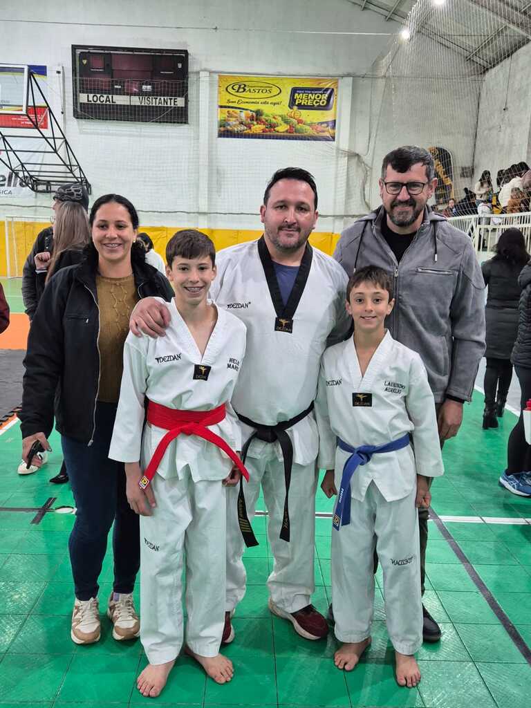 Atletas de Bocaina do Sul celebram troca de faixa no taekwondo e reforçam destaque do município no esporte