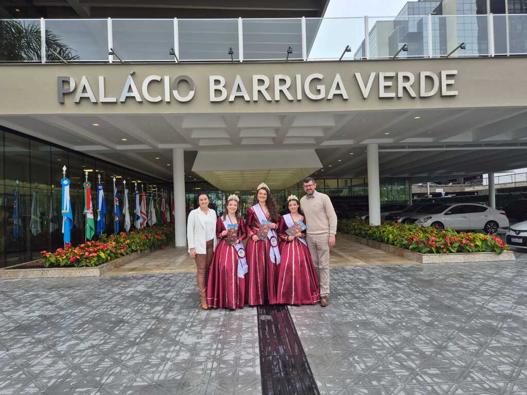 Realeza da 41ª Mostra do Campo percorre municípios da AMURES para divulgar a festa