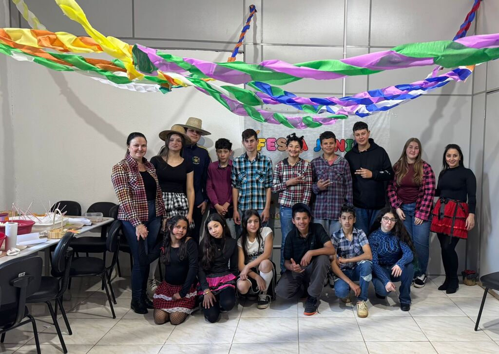 Em clima junino, projeto Conexão Jovem realizou mais um encontro em Celso Ramos
