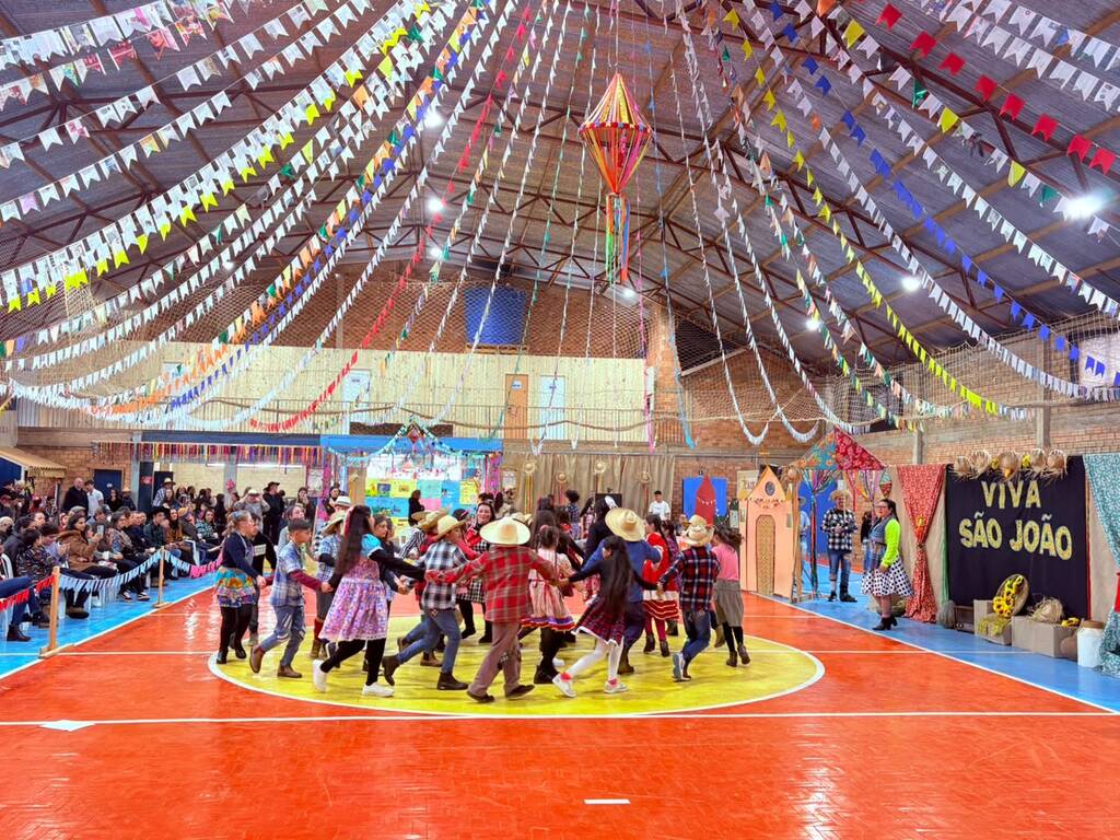 EMEB Professor Tadeu Silveira realiza tradicional Festa Junina em Pinhal da Serra