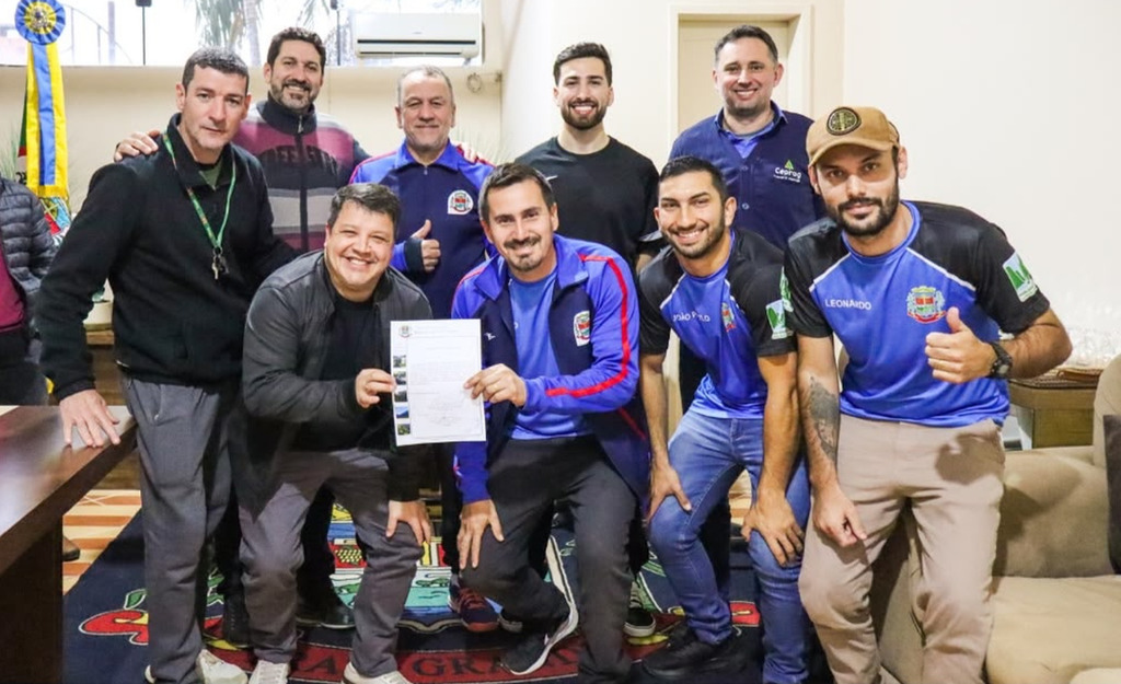 PREFEITURA DE PRAIA GRANDE ASSINA ORDEM DE SERVIÇO PARA REVITALIZAÇÃO DO GINÁSIO MUNICIPAL ANDERSON COELHO DE AGUIAR