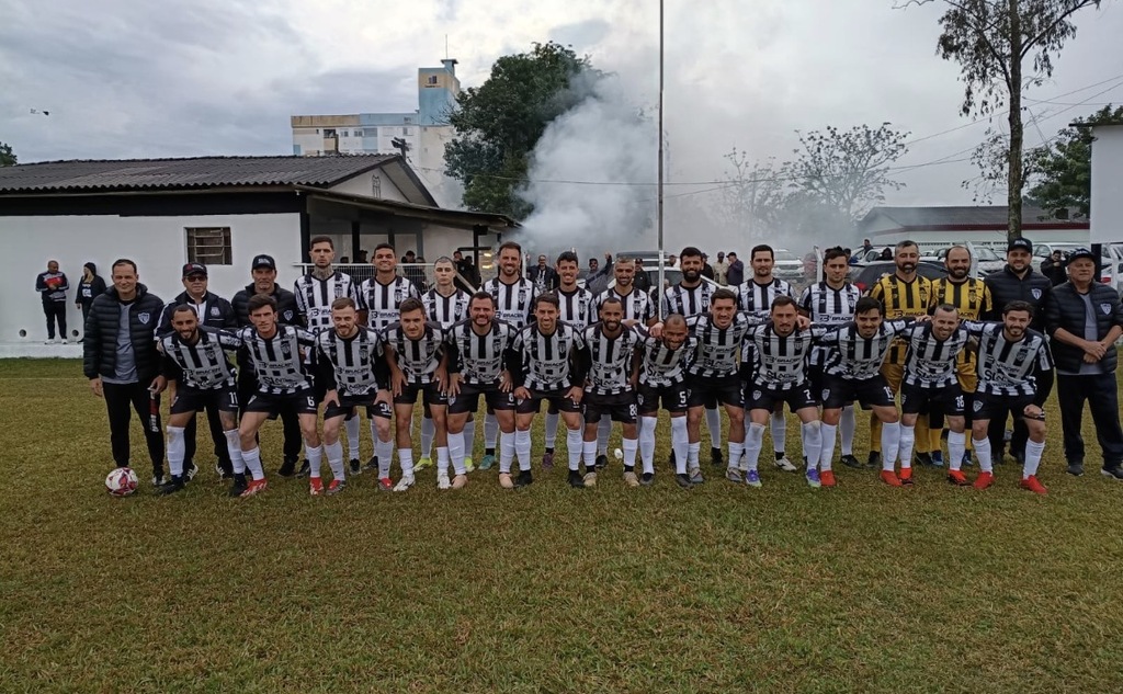 Amigos do Pexinga e Ouro Preto decidirão o título do Campeonato Municipal de Futebol de Criciúma