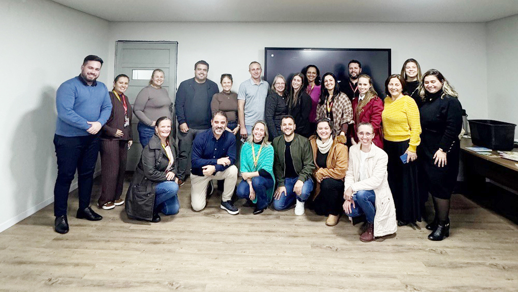 Visita a Indaial fortalece planejamento da educação integral de Pinhalzinho