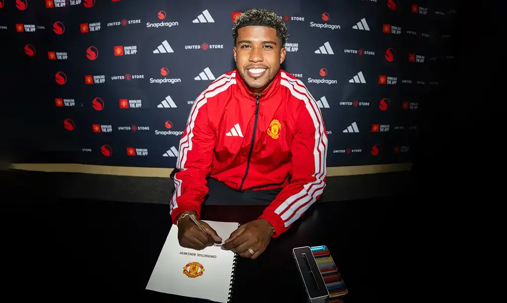 Andrey Santos troca o Chelsea pelo Manchester United