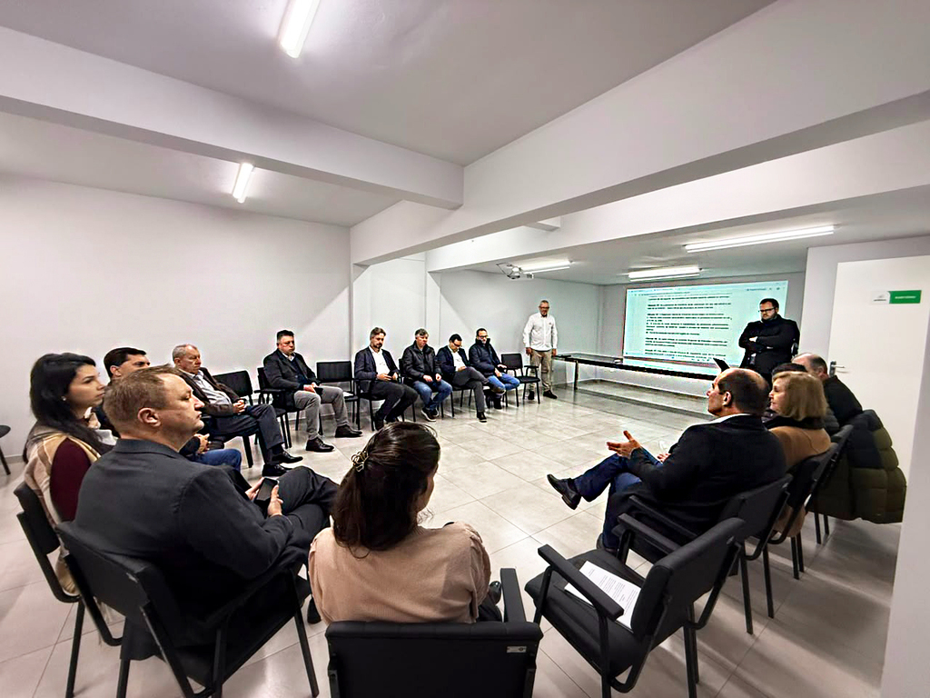 Prefeitos da AMMOC aprovam criação de Consórcio Multifinalitário para impulsionar agroindústrias e desburocratizar gestão