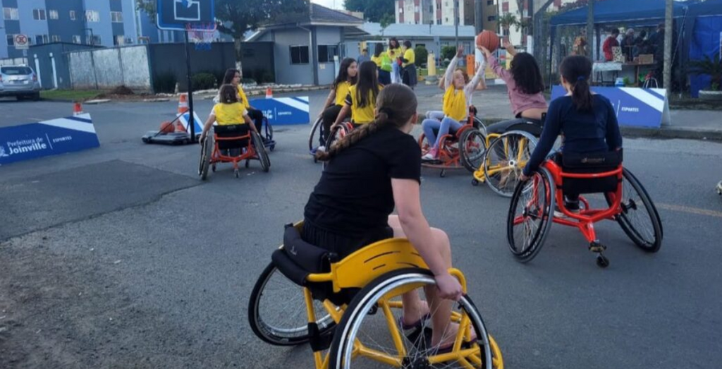 Dia de Lazer nas Férias leva esporte e diversão gratuitos para crianças em Joinville