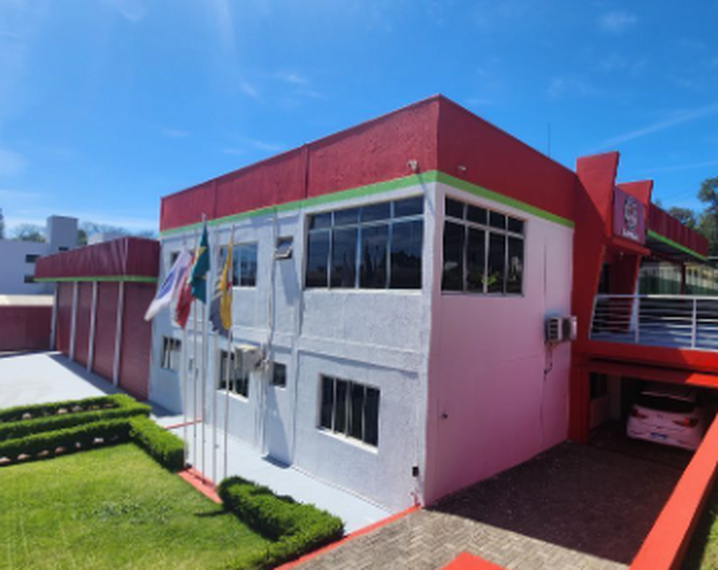 Homem fica ferido após cair de telhado no interior de Capinzal