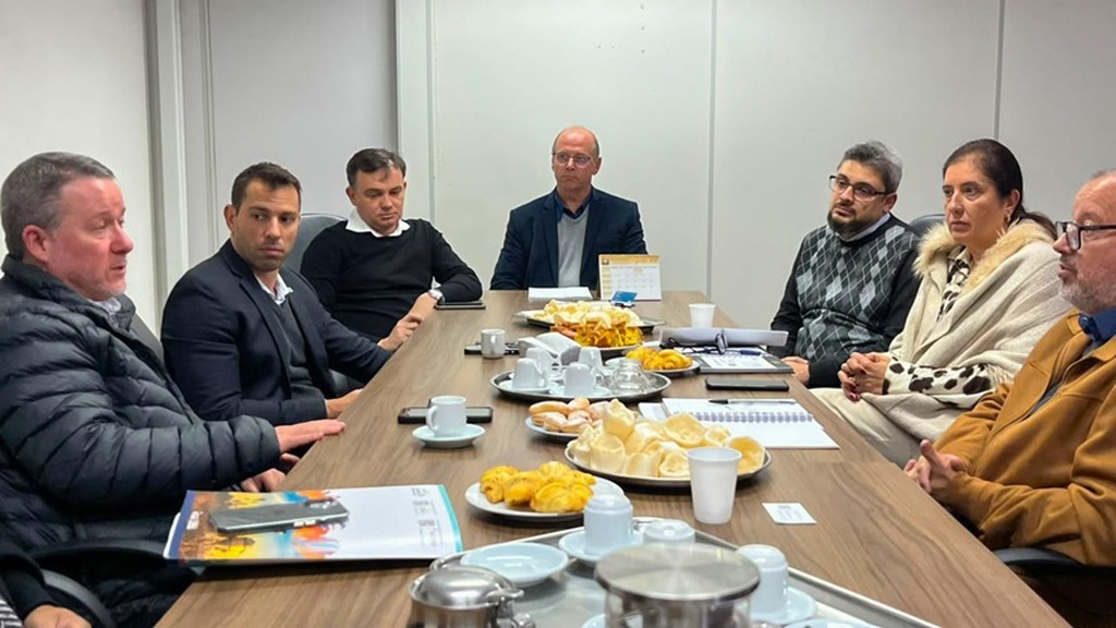 ADMINISTRAÇÃO MUNICIPAL DE TORRES REALIZA REUNIÃO PARA VIABILIZAR RECURSOS