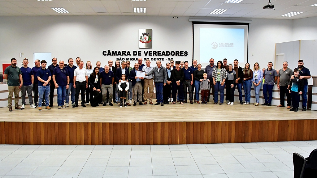 Vereador Adilson Pandolfo homenageia os 30 anos de fundação da Cooperoeste