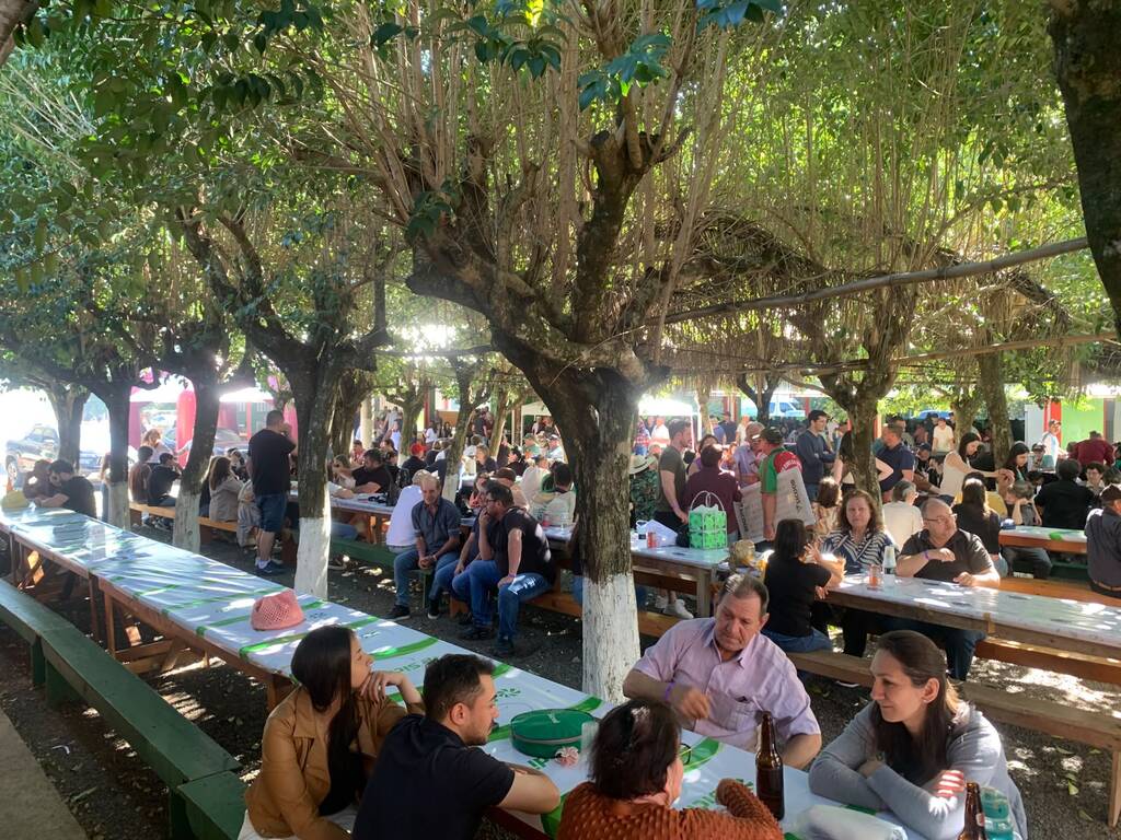 2º Encontro de Gaiteiros e Violeiros reúne grande público e celebra as tradições na comunidade de Barreiros, Herval d’Oeste