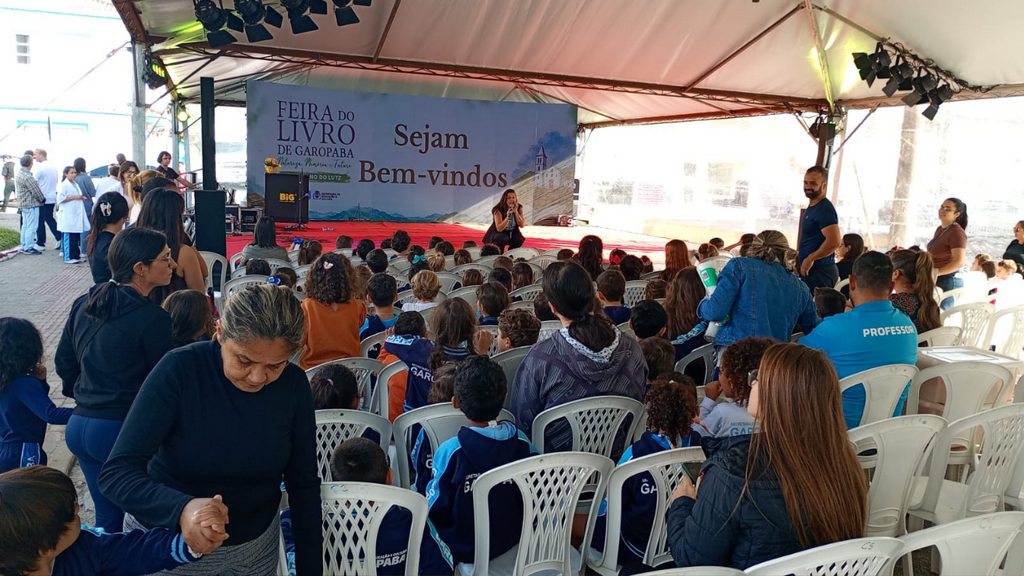 Rádio 94,7 FM acompanha de perto a 12ª Feira do Livro de Garopaba