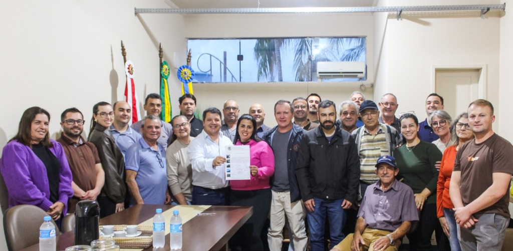ORDEM DE SERVIÇO PARA PAVIMENTAÇÃO DE SETE RUAS NO BAIRRO LEÃO, EM PRAIA GRANDE