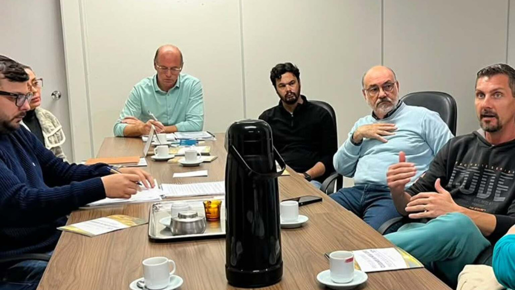 PREFEITURA DE TORRES RECEBE REPRESENTANTES DO FORCULT PARA APRESENTAÇÃO DE PROPOSTAS VOLTADAS À POLÍTICA CULTURAL