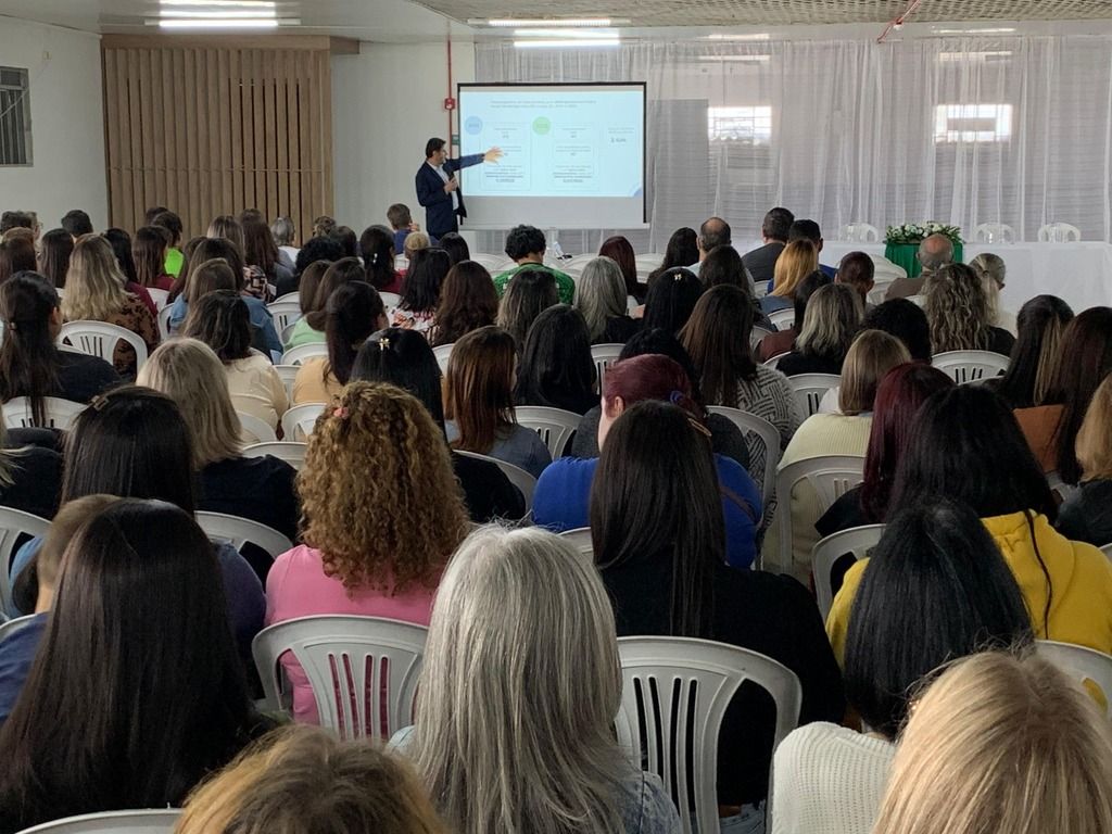 Capacitação reúne profissionais da rede municipal e reforça compromisso com a qualidade da educação em Otacílio Costa