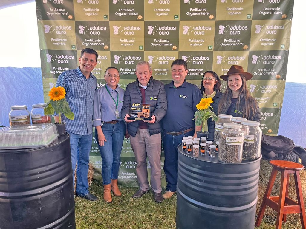 Homenagem da Adubos Ouro ao Engenheiro Agrônomo Pedro Francisco da Silva Neto: uma vida dedicada à inovação e à agricultura sustentável