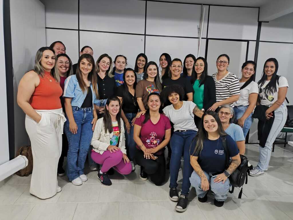 Secretaria de Educação conclui formação continuada sobre o Transtorno do Espectro Autista para profissionais da rede municipal