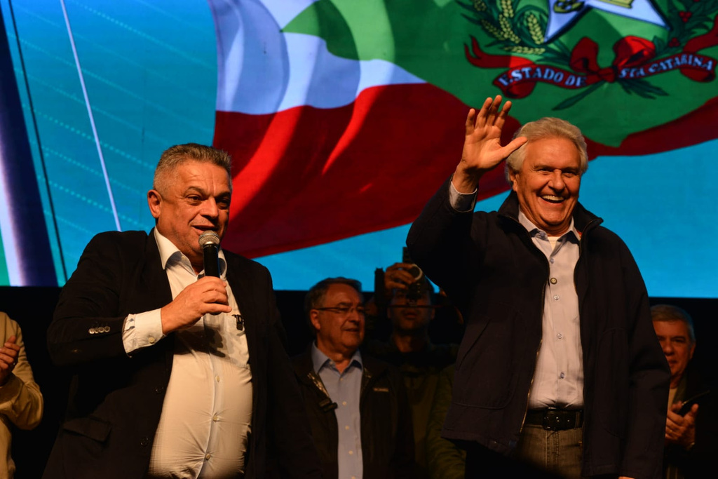 João Rodrigues oficializa candidatura em convenção com presença de Ronaldo Caiado