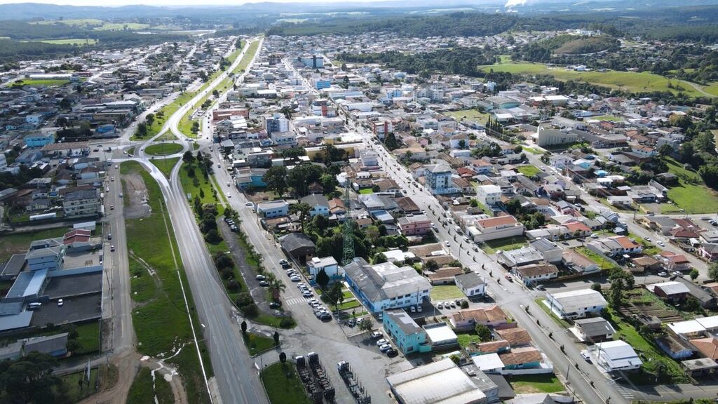 Município mantém crescimento na geração de emprego e 2026 já supera saldo registrado em 2024