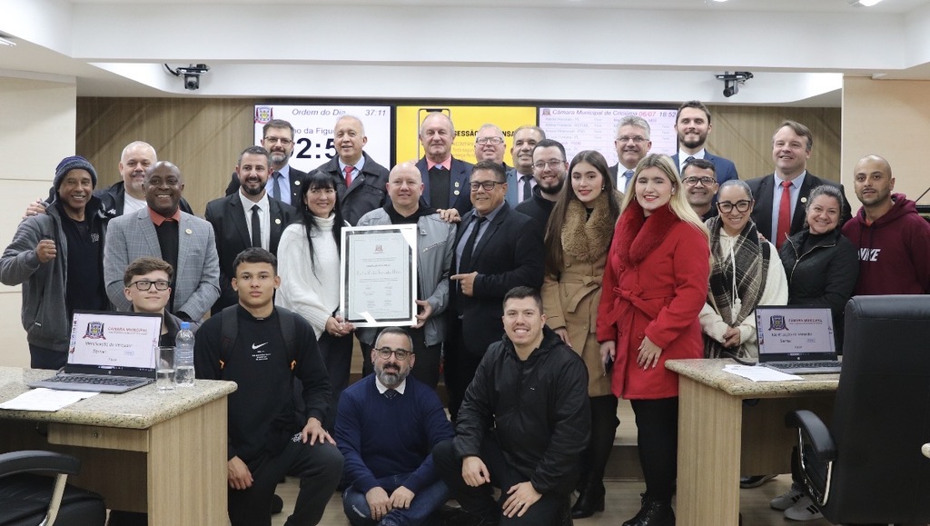 Moção de Aplauso da Câmara de Criciúma reconhece trabalho social e esportivo de Dirlei Fernandes Alves, o 