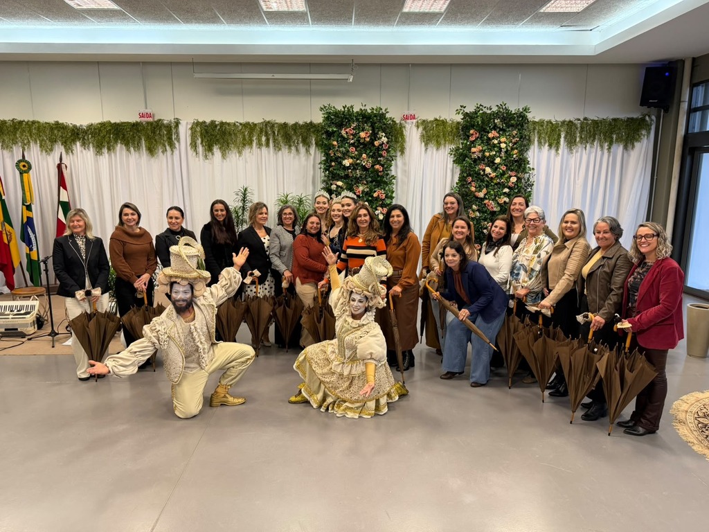 TURVO RECEBE ENCONTRO DAS ESPOSAS DE PREFEITOS, VICE-PREFEITOS, PREFEITA E VICE-PREFEITAS DA AMESC