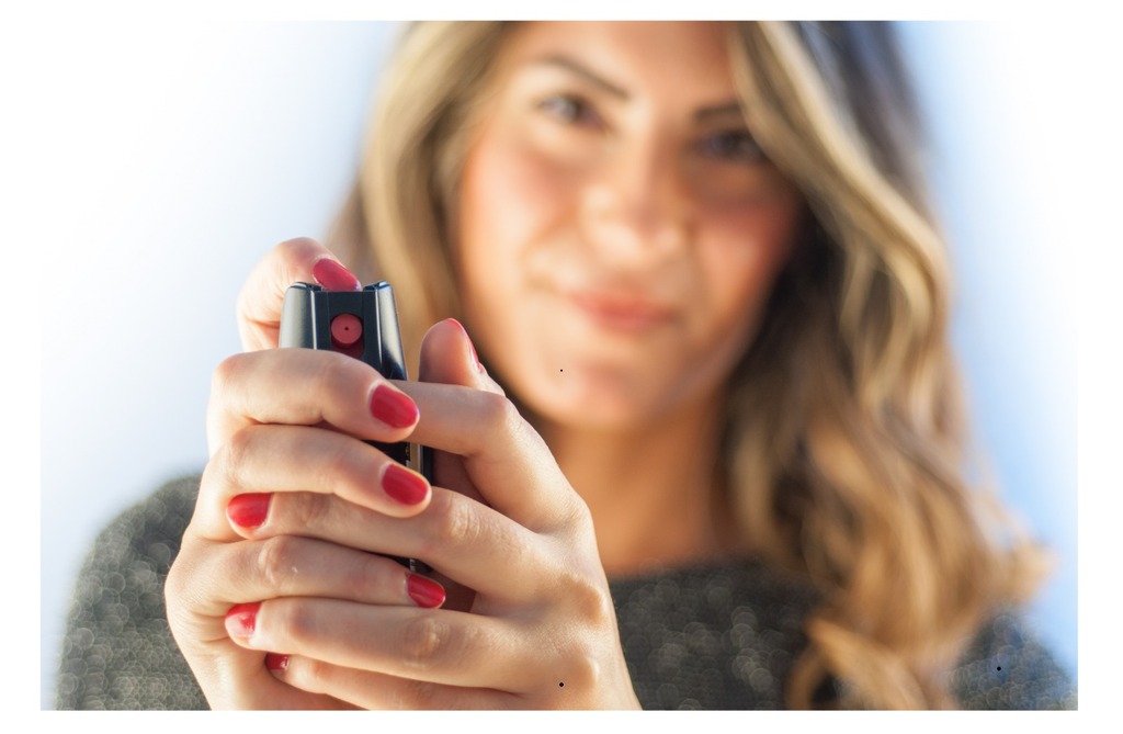 Mulheres podem comprar e usar spray de pimenta para defesa pessoal