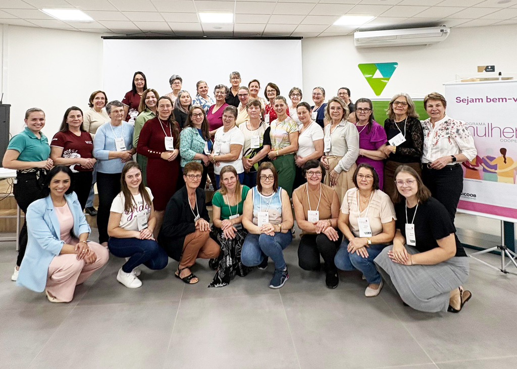 Sicoob Creditapiranga promove módulo sobre comunicação assertiva e oratória no Programa Mulheres Cooperativistas em Tunápolis