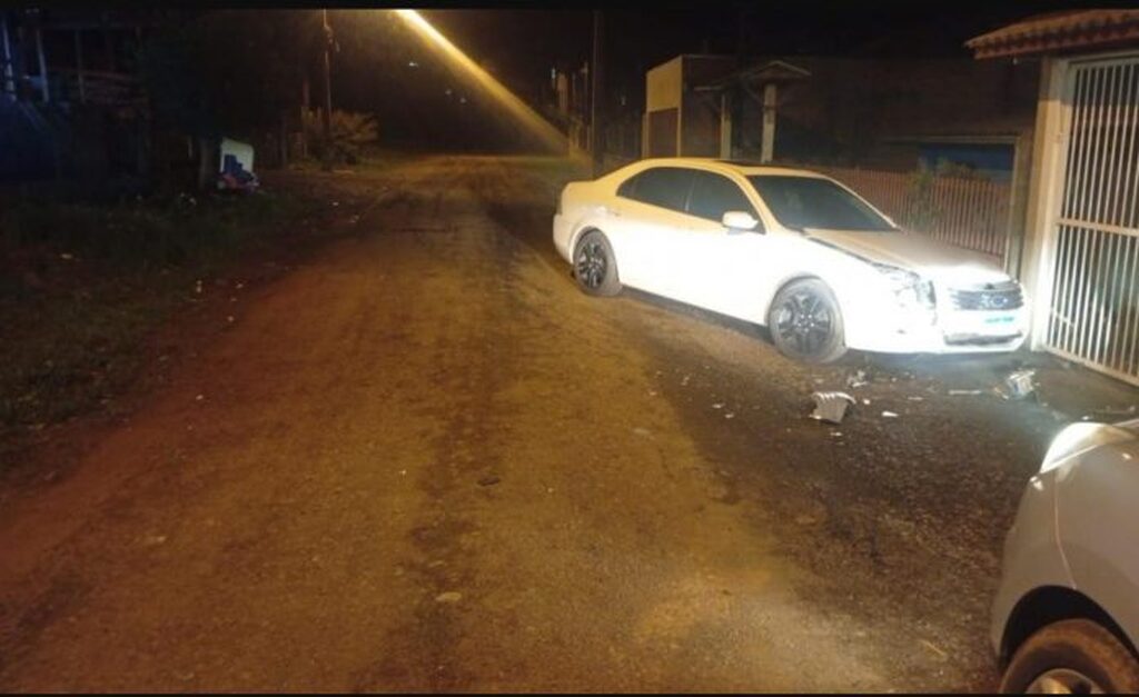 Motorista embriagado é preso após bater em dois carros e fugir em Concórdia
