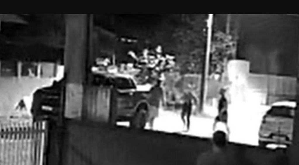 Vídeo mostra momento em que mulher mata empresário de Joinville com golpe de faca