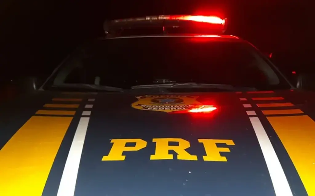 PRF apreende 306 quilos de maconha após perseguição na BR-153, em Água Doce