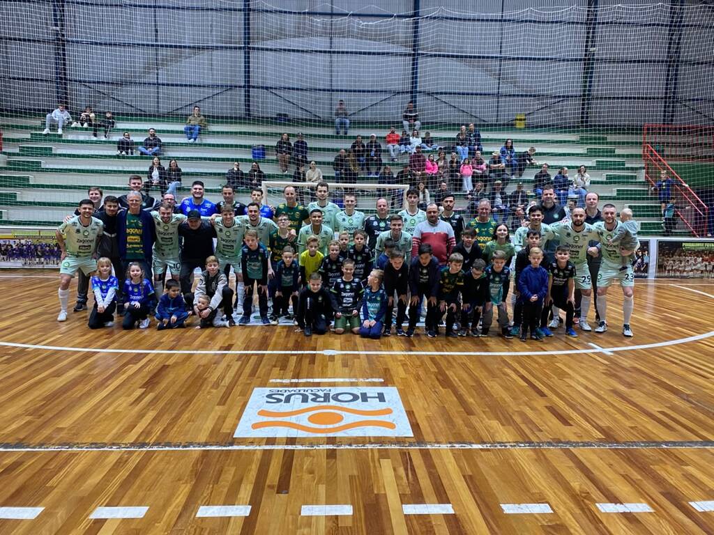 Pinhalense Futsal Zagonel vence a Xaxiense/Arvoredo e mantém liderança