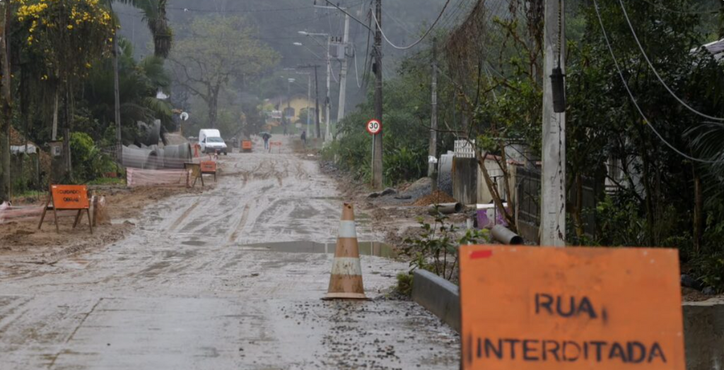 Rua dos Portugueses é interditada para obras de pavimentação em Joinville