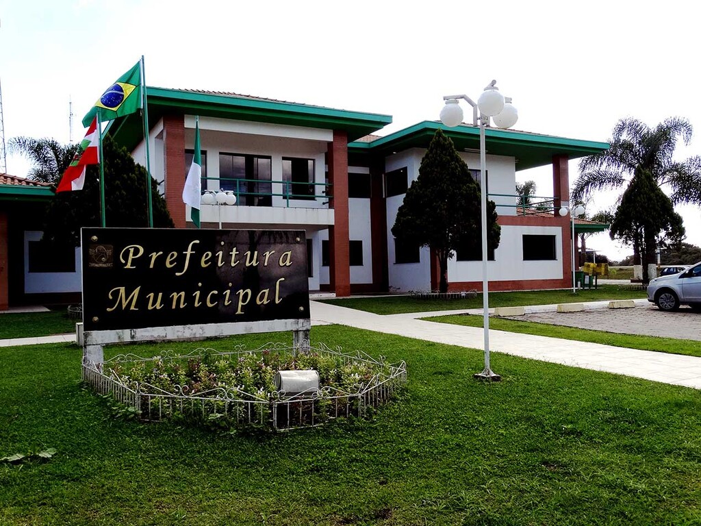 Prefeitura de Palmeira realiza leilão público online com veículos, máquinas, equipamentos e sucatas