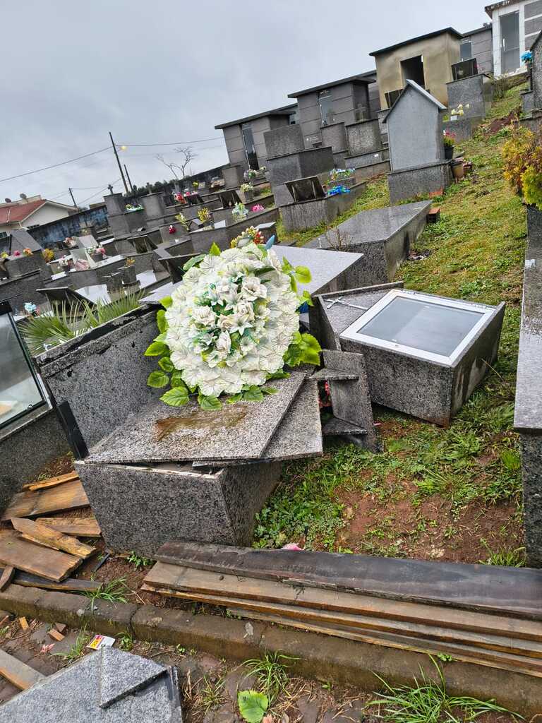 Cemitério Dom Daniel Hostin volta a ser alvo de vandalismo e furtos; Prefeitura apura o caso